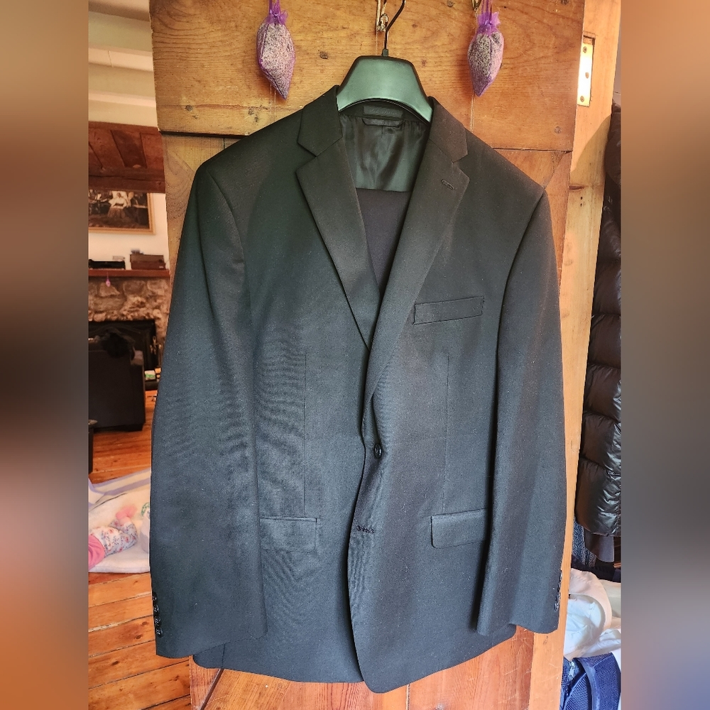 Men's Van Heusen suit